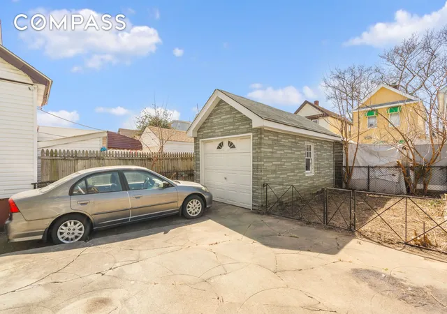 11th image of 107 28 118th St, South Richmond Hill, NY 11419 | MLS# RLS20012002
