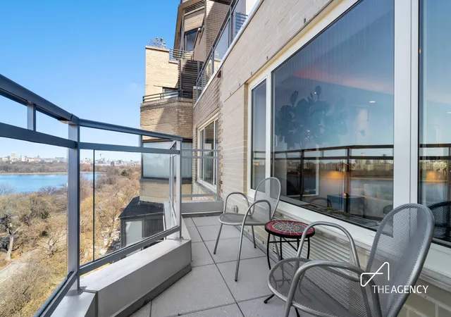 4th image of 1050 5Th Ave #17D, New York, NY 10028 | MLS# RLS20012176