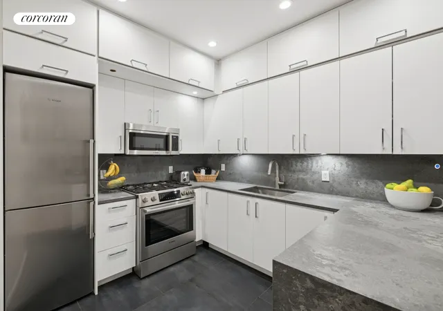 3rd image of 28 W 38Th St #2W, New York City, NY 10018 | MLS# RLS20012468