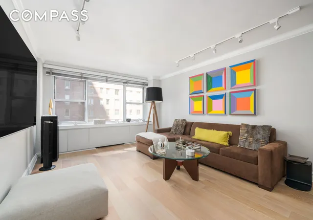Photo 2 of Sale Pending at 77 W 55Th St #9F, New York City, NY 10019 | MLS# RLS20012618 | Listing updated on 2026-05-15