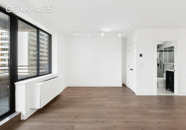 3rd image of 181 7Th Ave #5A, New York, NY 10011 | MLS# RLS20012734