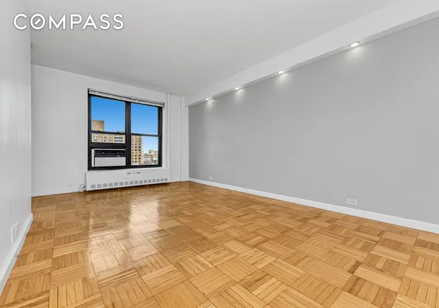 5th image of 205 Clinton Ave #9D, New York City, NY 11205 | MLS# RLS20012838