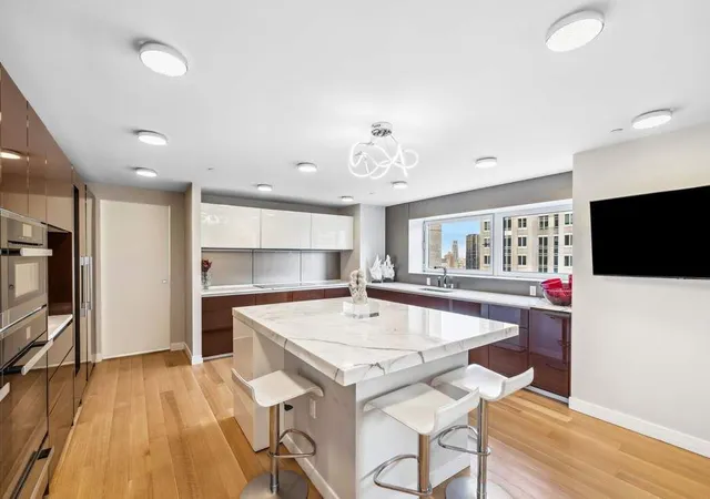Photo 4 of House for sale at 135 W 52nd Street #PH1, New York, NY 10019 | MLS# RLS20012862 | Listing updated on 2026-03-19