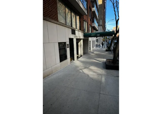 House for sale at 750 Park Ave #1C, New York, NY 10021 | MLS# RLS20013326 | Listing updated on 2025-08-21