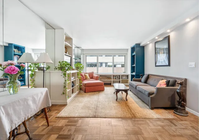 2nd image of 136 E 56th St #8L, New York City, NY 10022 | MLS# RLS20013513