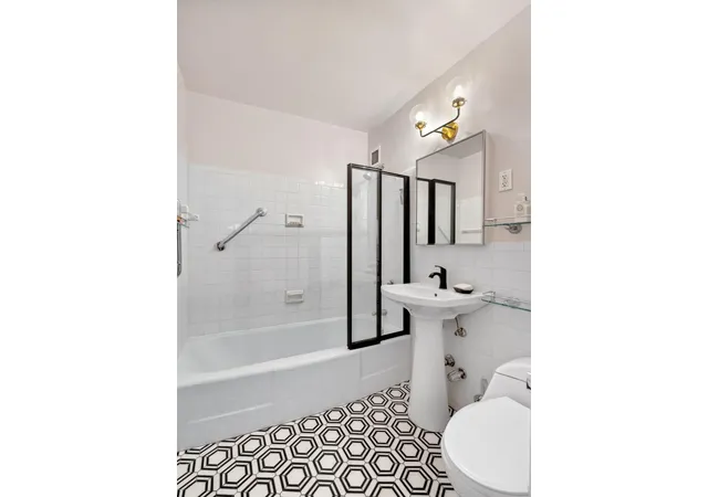 5th image of 136 E 56th St #8L, New York City, NY 10022 | MLS# RLS20013513