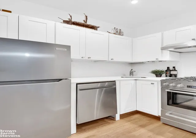 Photo 2 of House for sale at 186 W 80th Street #4J, New York, NY 10024 | MLS# RLS20015154 | Listing updated on 2026-01-30