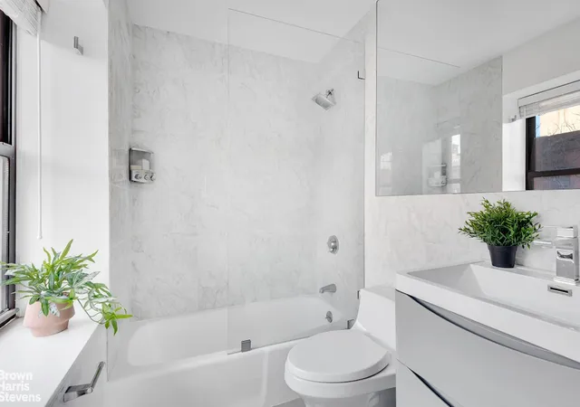 Photo 4 of House for sale at 186 W 80th Street #4J, New York, NY 10024 | MLS# RLS20015154 | Listing updated on 2026-01-30