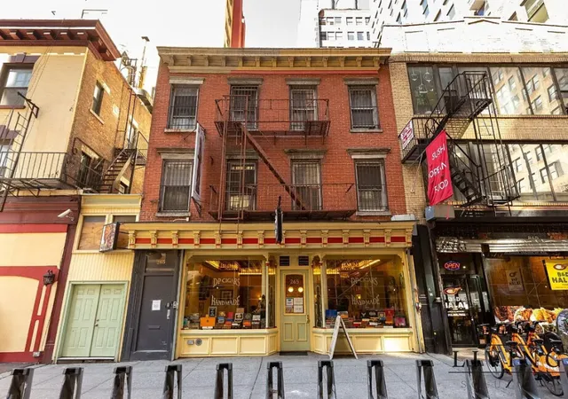 1st image of 265 W 30th St, New York, NY 10001 | MLS# RLS20016072