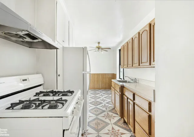 3rd image of 740 E 232Nd St #6H, New York City, NY 10466 | MLS# RLS20016304
