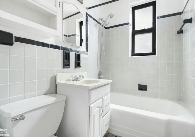 4th image of 740 E 232Nd St #6H, New York City, NY 10466 | MLS# RLS20016304