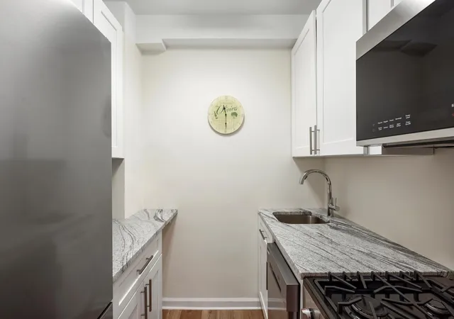 Photo 3 of Sale Pending at 30 E 37Th St #8K, New York, NY 10016 | MLS# RLS20016511 | Listing updated on 2025-11-06