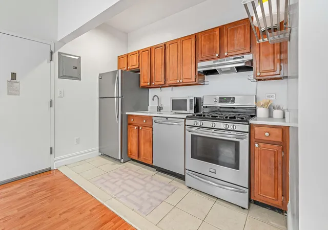 3rd image of 45-02 Ditmars Blvd, New York, NY 11105