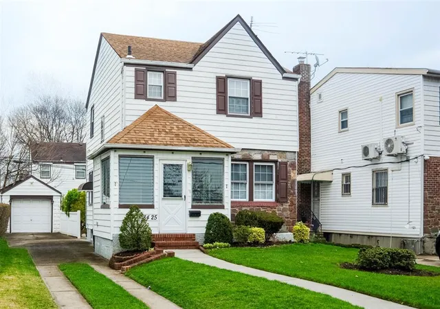 11th image of 84 25 249th St, Bellerose, NY 11426 | MLS# RLS20017639