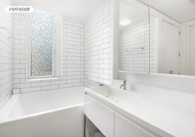 Photo 4 of House for sale at 15 William St #23A, New York, NY 10005 | MLS# RLS20017686 | Listing updated on 2025-12-18