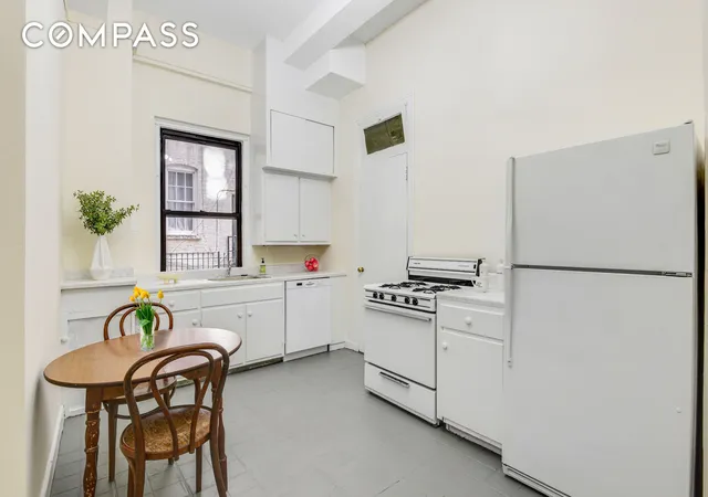 Photo 4 of Sale Pending at 1349 Lexington Ave #1F, New York, NY 10128 | MLS# RLS20018385 | Listing updated on 2025-12-11