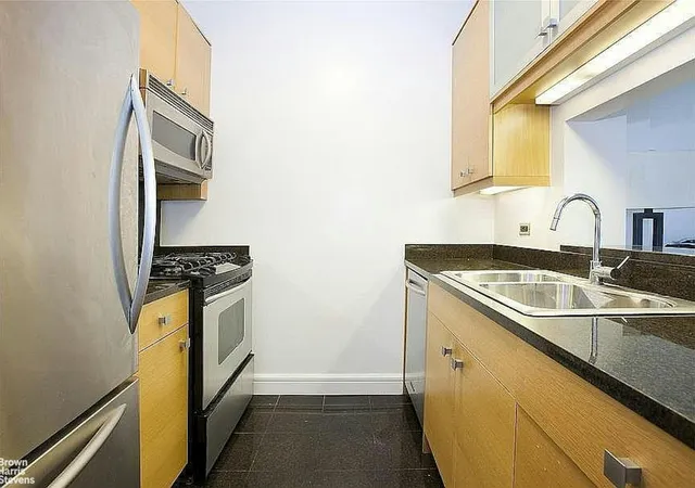 Photo 3 of House for sale at 120 Riverside Blvd #7H, New York, NY 10069 | MLS# RLS20018899 | Listing updated on 2026-03-02