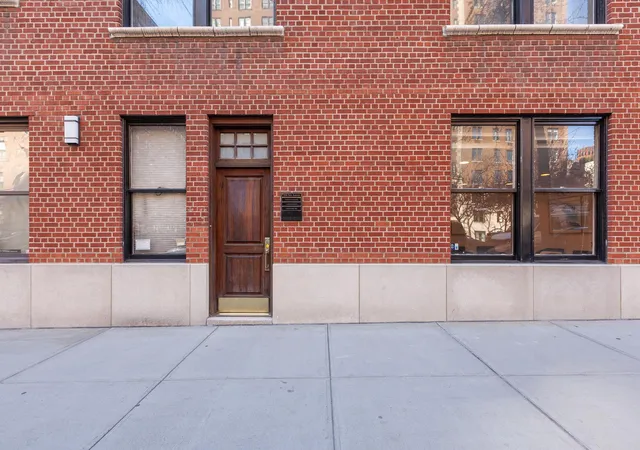 2nd image of 1126 Park Ave, New York, NY 10128