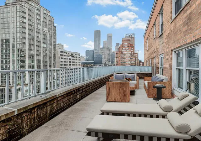 2nd image of 333 E 66Th St, New York City, NY 10065