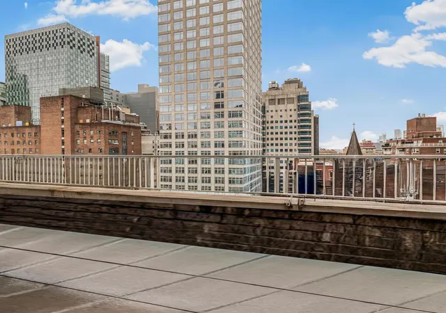 4th image of 333 E 66Th St, New York City, NY 10065