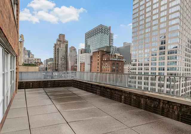 5th image of 333 E 66Th St, New York City, NY 10065