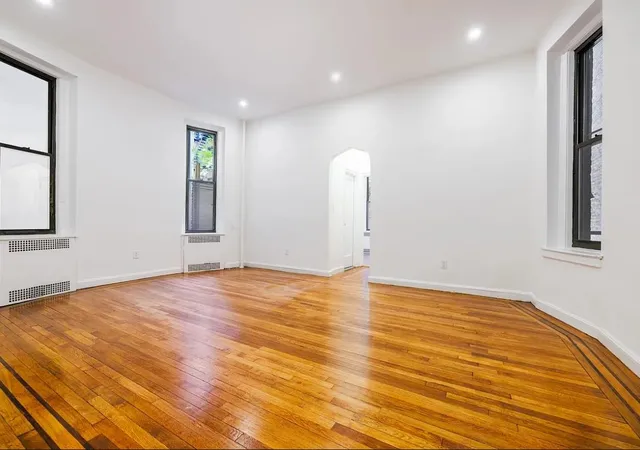 Photo 4 of House for sale at 250 W 22Nd St #1-B, New York, NY 10011 | MLS# RLS20019797 | Listing updated on 2025-12-29