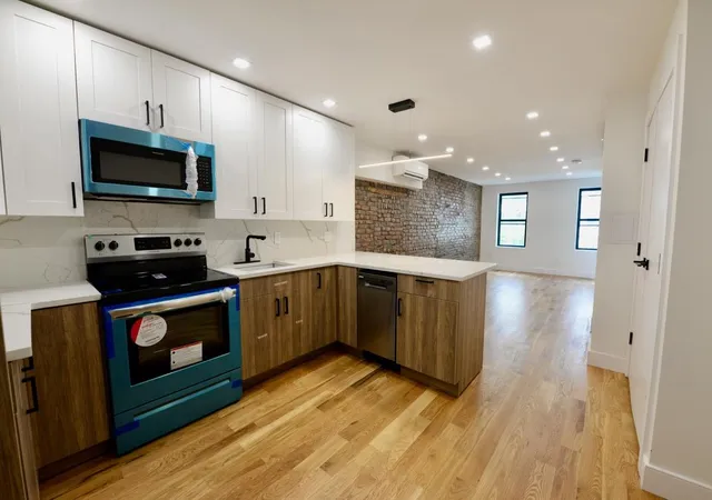 Photo 4 of Multi family home for sale at 520 9Th Ave, New York, NY 10018 | MLS# RLS20019818 | Listing updated on 2026-05-20