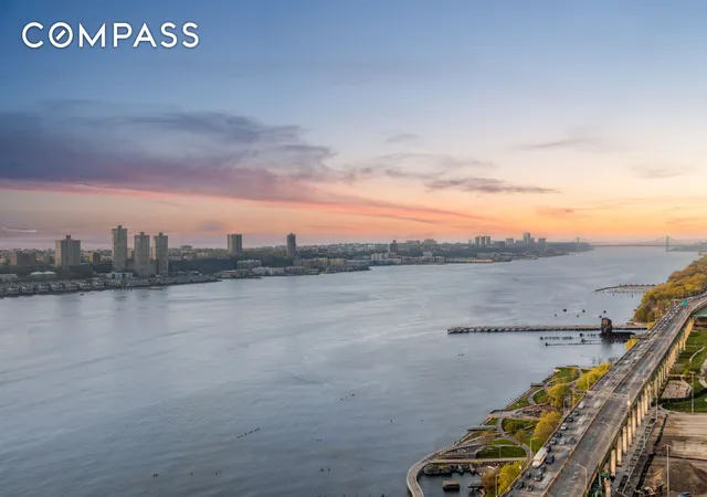 Listing Photo 2 - Condo for sale in building located at 10 Riverside Blvd, New York City, NY 10069 - Unit #28C