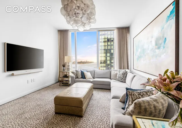 Listing Photo 3 - Condo for sale in building located at 10 Riverside Blvd, New York City, NY 10069 - Unit #28C