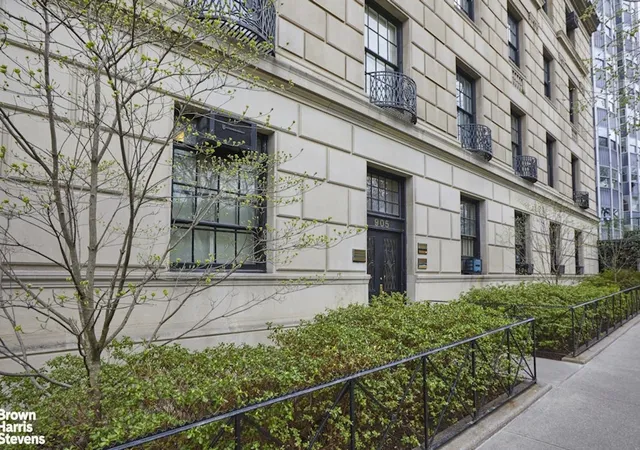 Listing Photo 4 - Condo for sale in building located at 905 5Th Ave, New York City, NY 10021 - Unit #MAISONETTE