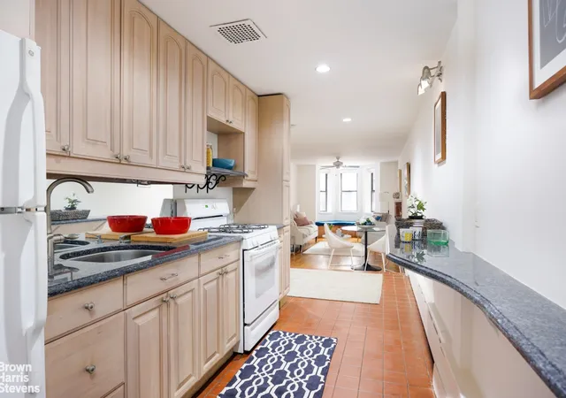 Photo 2 of Sale Pending at 914 8th Avenue #1, Brooklyn, NY 11215 | MLS# RLS20020516 | Listing updated on 2026-06-10
