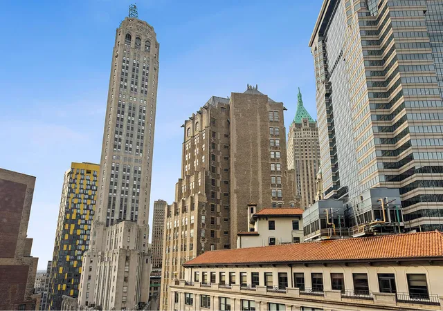 Photo 3 of House for sale at 75 Wall St #27J, New York, NY 10005 | MLS# RLS20020620 | Listing updated on 2025-10-20