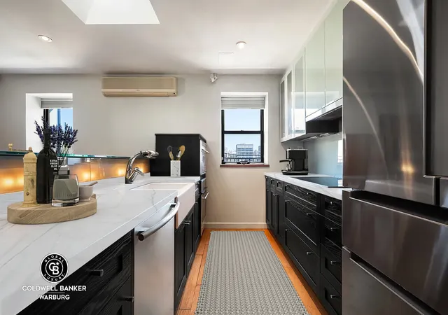 Listing Photo 5 - Condo for sale in building located at 115 E 61St St, New York City, NY 10065