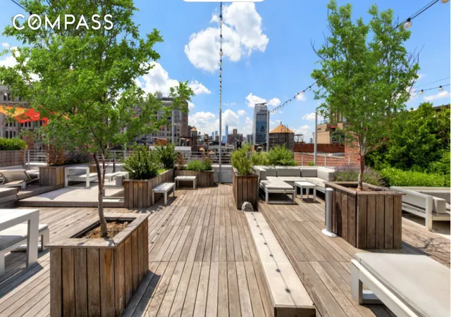 2nd image of 16 W 19Th St, New York City, NY 10011