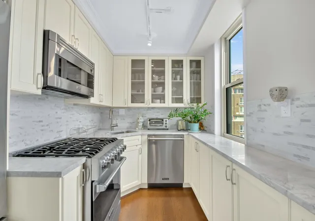 Photo 2 of Condo for sale at 575 Main St #1611, New York City, NY 10044 | MLS# RLS20021383 | Listing updated on 2026-08-03
