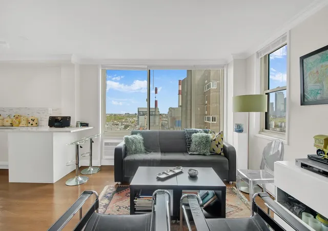 Photo 3 of House for sale at 575 Main St #1611, New York City, NY 10044 | MLS# RLS20021383 | Listing updated on 2026-08-03