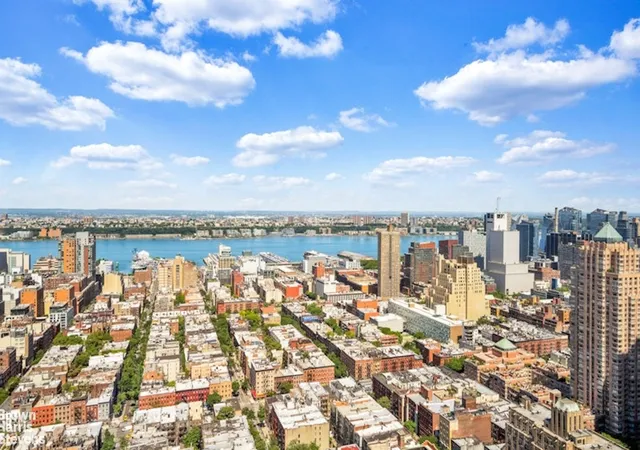 Photo 4 of House for sale at 247 W 46th Street #4201, New York, NY 10036 | MLS# RLS20022771 | Listing updated on 2025-10-01