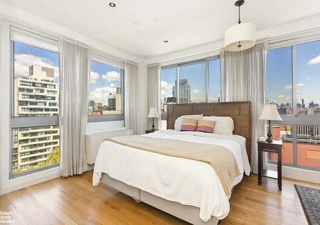4th image of 38 Delancey St, New York City, NY 10002
