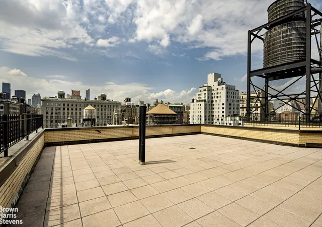 Photo 2 of Sale Pending at 136 E 64th Street #PHC, New York, NY 10065 | MLS# RLS20023648 | Listing updated on 2025-12-11
