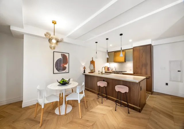4th image of 393 W End Ave, New York City, NY 10024