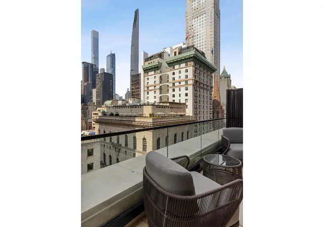 Photo 3 of House for sale at 685 5th Avenue #15B, New York City, NY 10022 | MLS# RLS20024431 | Listing updated on 2026-01-01