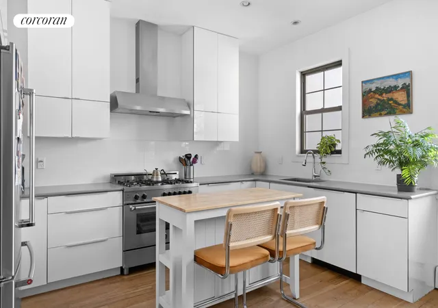 Photo 4 of House for sale at 212 Franklin St, Brooklyn, NY 11222 | MLS# RLS20024453 | Listing updated on 2026-06-15