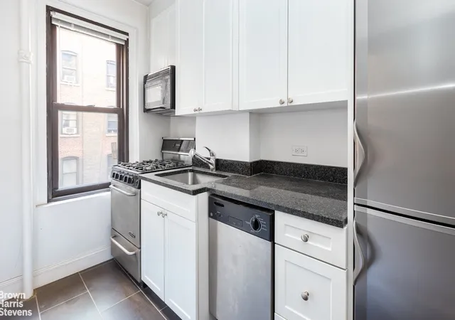 5th image of 235 W End Ave, New York City, NY 10023