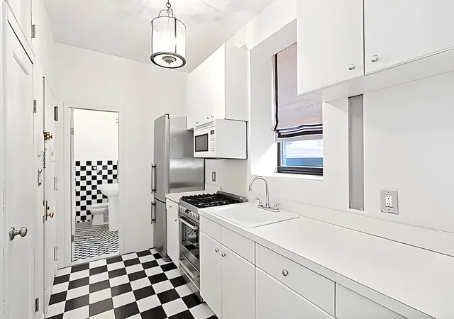 Photo 3 of Condo for sale at 225 W 10th St #D, New York, NY 10014 | MLS# RLS20024638 | Listing updated on 2025-09-18