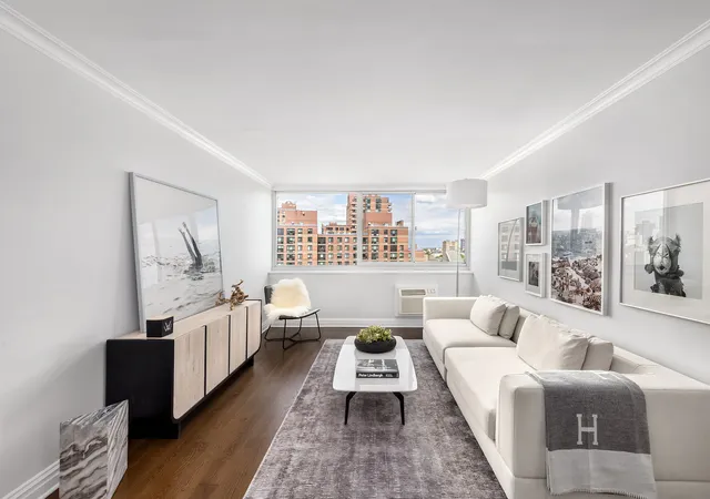 1st image of 595 Main St #814, New York, NY 10044 | MLS# RLS20024802