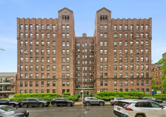 Listing Photo 2 - Condo for sale in The Shellball located at 83-00 Talbot St, New York, NY 11415 - Unit #6F