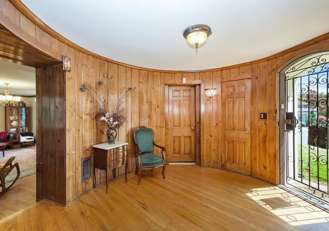 Photo 2 of Sale Pending at 4600 Grosvenor Ave, Bronx, NY 10471 | MLS# RLS20025381 | Listing updated on 2026-05-05