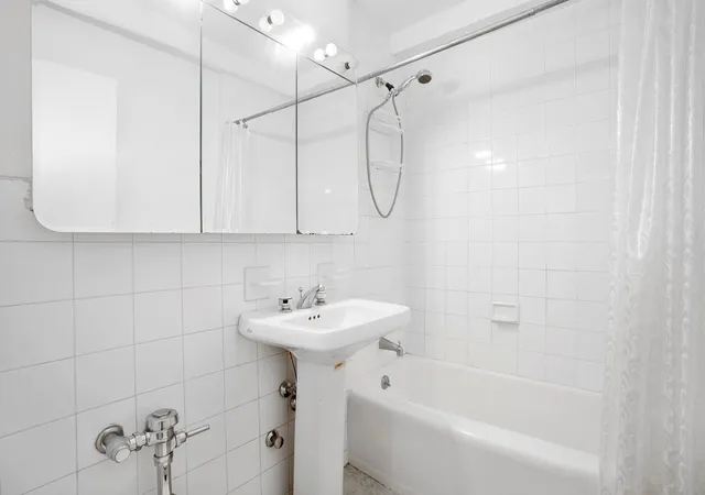 Photo 4 of House for sale at 155 E 38th Street #19A, New York, NY 10016 | MLS# RLS20025996 | Listing updated on 2025-11-24