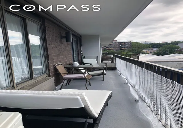3rd image of 25-40 Shore Blvd #2F, New York City, NY 11102 | MLS# RLS20026036