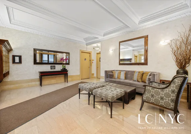 2nd image of 146 E 46Th St, New York City, NY 10017